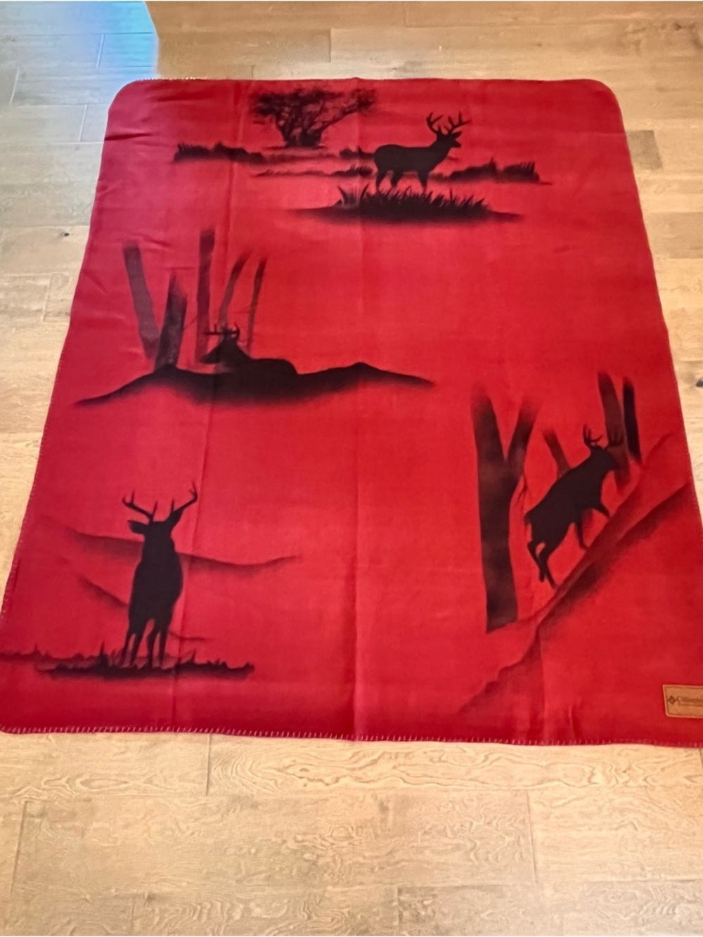 Columbia: Throw / Travel Blanket 59” x 50” Dark Red w/ Outdoor - Wildlife Scenes